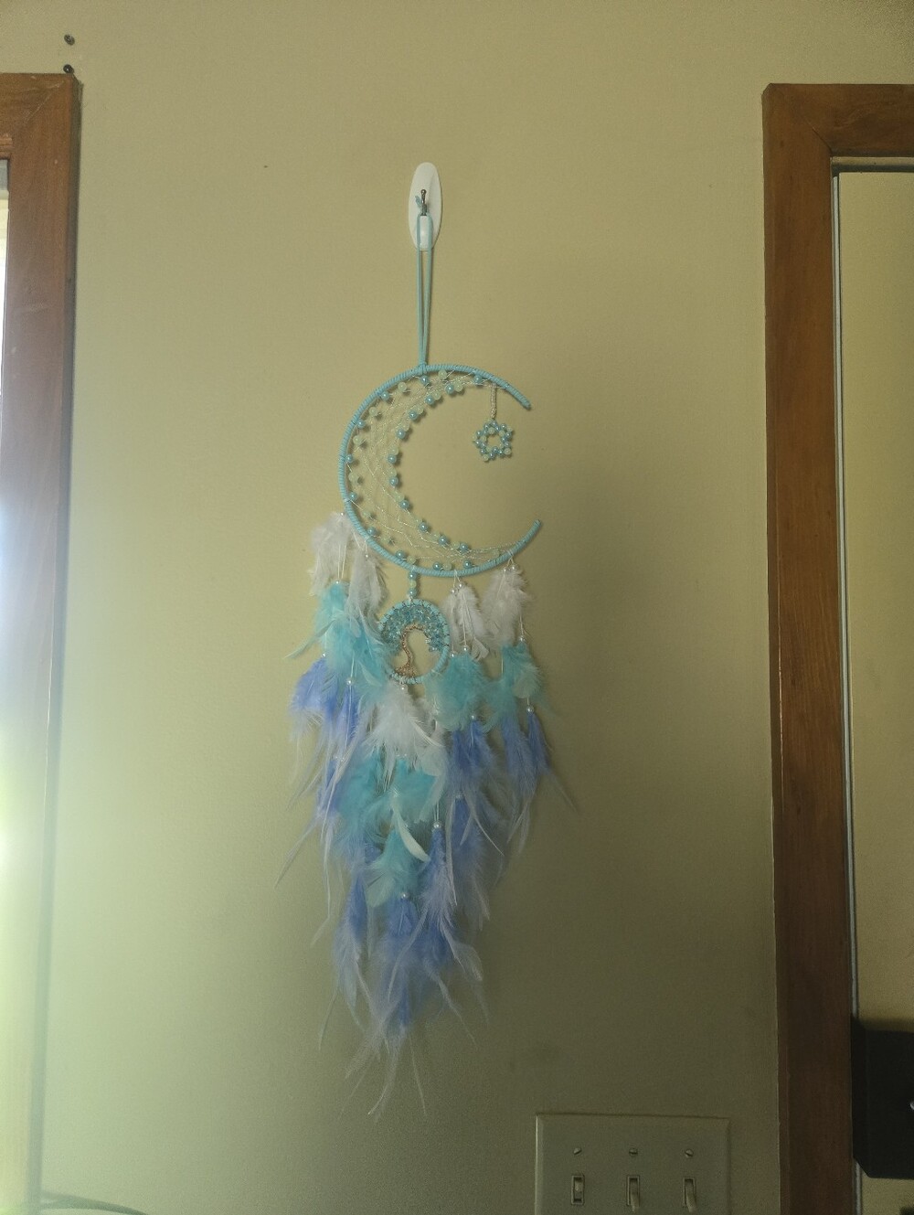 Handmade Crescent Moon Dreamcatcher with Blue Feathers – Boho Wall Decor Decor01